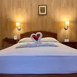 Hotel Asturias Inn